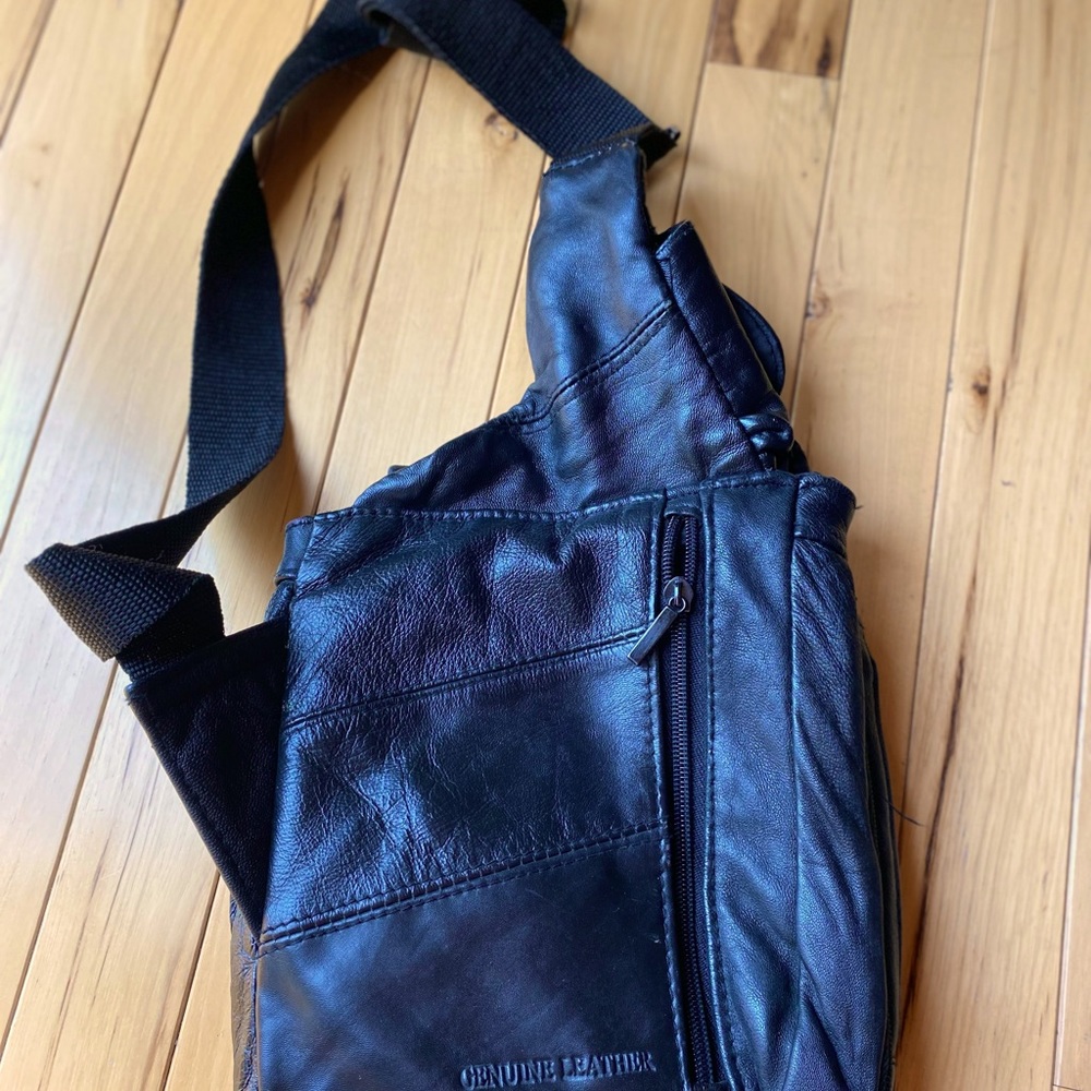 Buxton Leather Travel Pouch/Hobo Bag